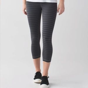 LULULEMON Wunder Under II Gray Crops size 8